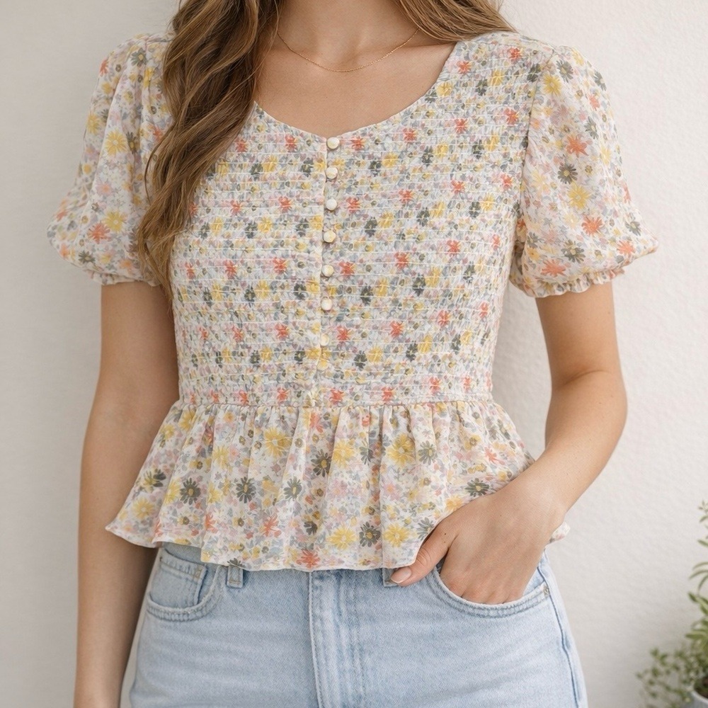 Rio Women's Smocked Blouse Size XSmall EUC Floral Feminine Vintage Inspired Top